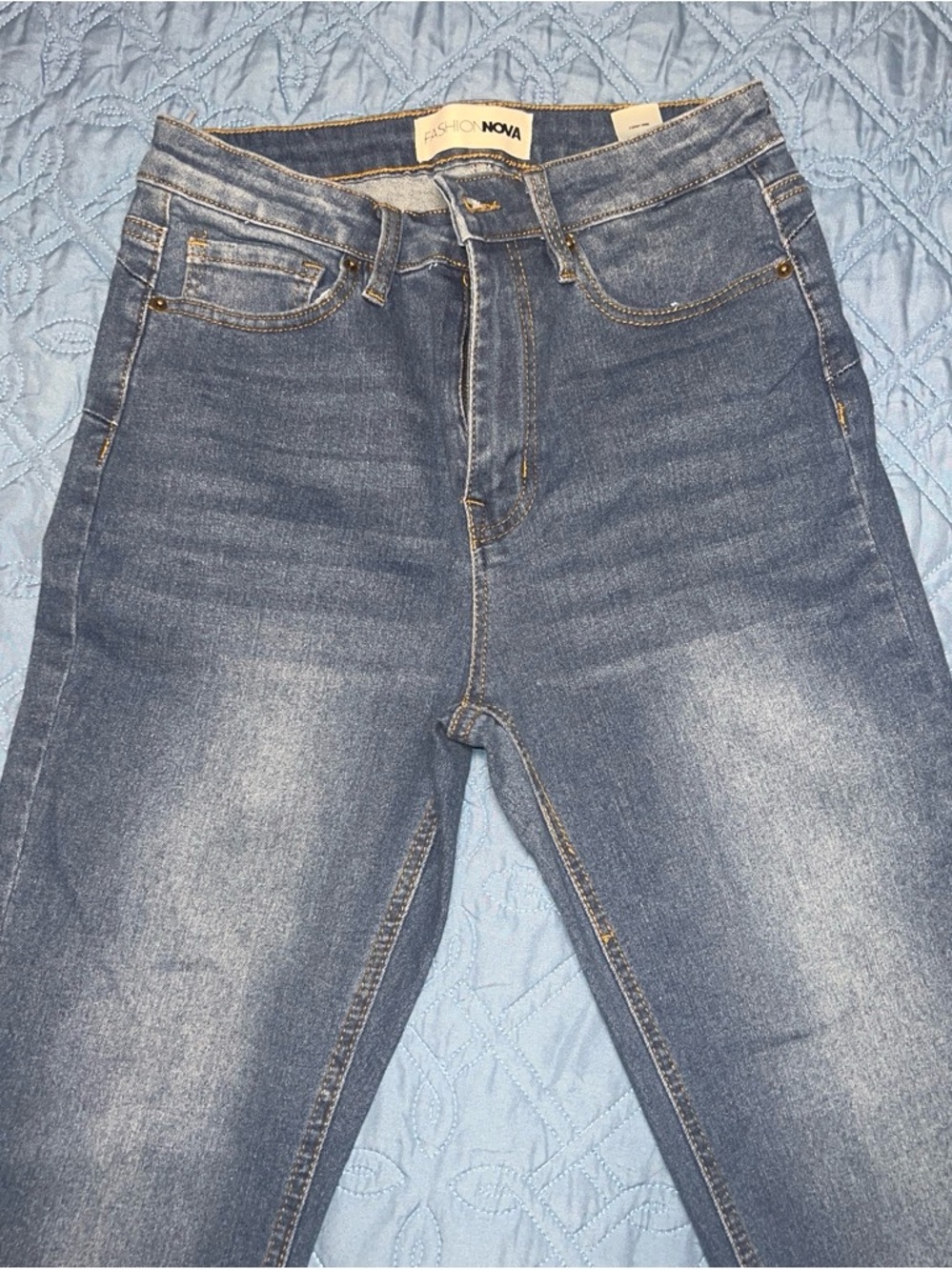 Fashion Nova women Slim Straight Light Blue Washed Jeans